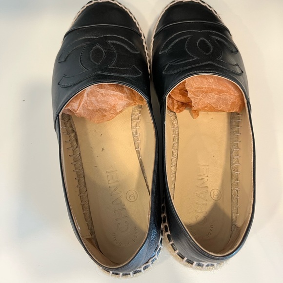 CHANEL ESPADRILLES LAMBSKIN AUTHENTIC - Picture 2 of 12